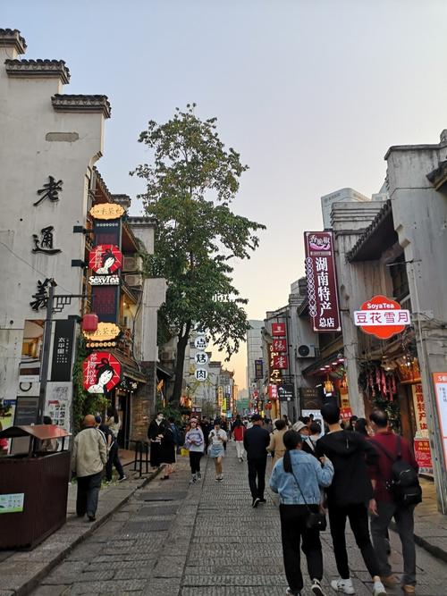 长沙街景 醒图滤镜分享_静谧蓝_街景_滤镜_醒图_长沙ifs攻略_长沙拍照