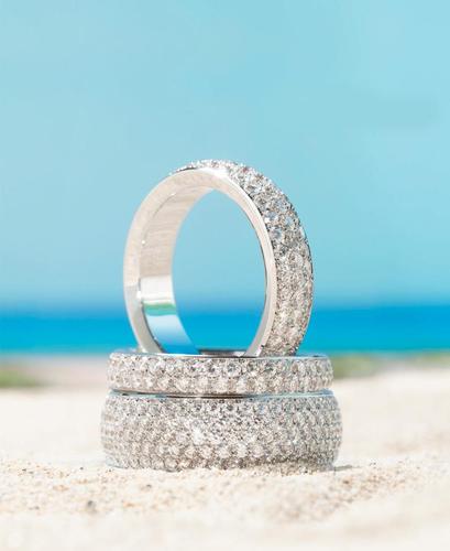 href="#" data-lemmaid="235720">品牌 /a>,1971年,谢瑞麟珠宝有限