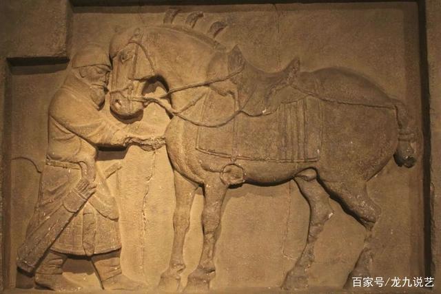 唐太宗昭陵的两匹神马——拳毛騧和飒露紫,它们是昭陵六骏其中的两匹