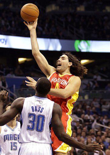 图文-[常规赛]火箭vs魔术 斯科拉转身投篮