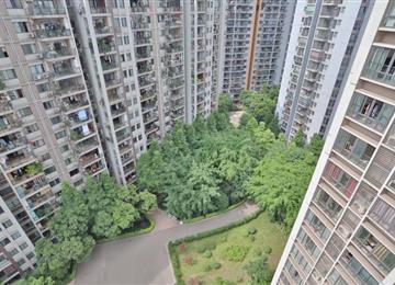 渝能国际经典跃层 精装2房2卫带书房 正轻轨站