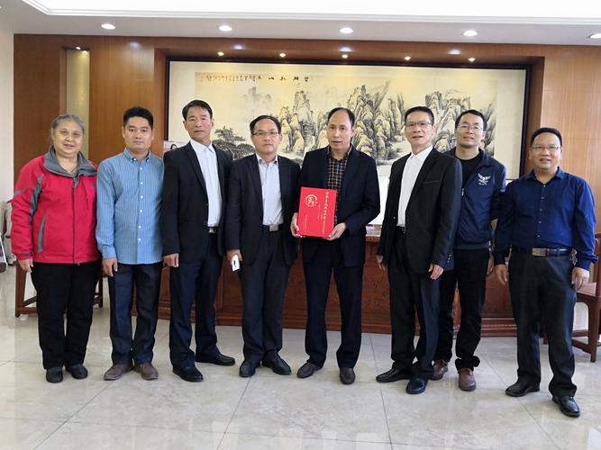 大爱无疆————记优秀企业家,慈善家,火德公第二十六代裔孙李运荣宗