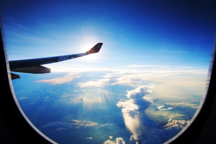 飞机上拍摄的云海