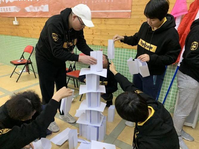 当孩子犯错的时                   纸砌高楼&一纸乾坤 单薄的a4纸能