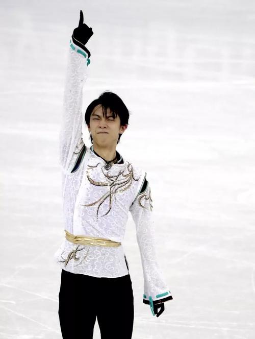 三 / 除了参与设计自己的比赛服,连《晴明》的曲子也是他亲手编辑的