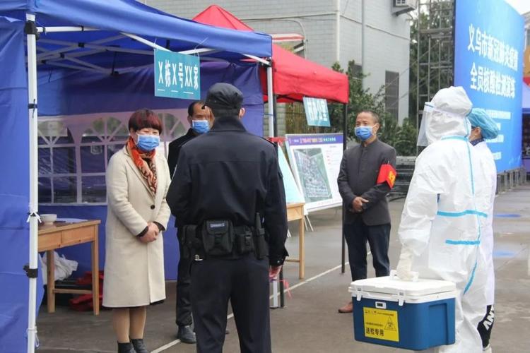 演练现场,每个阶段均安排专人讲解,参演人员严格按照新冠肺炎疫情防控