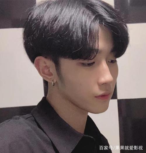 男生剪发型还在傻傻的两边剪短?怪不得你成不了海王!