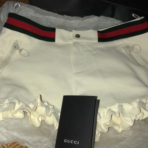 gucci 古驰本白色花朵群边下摆短裤