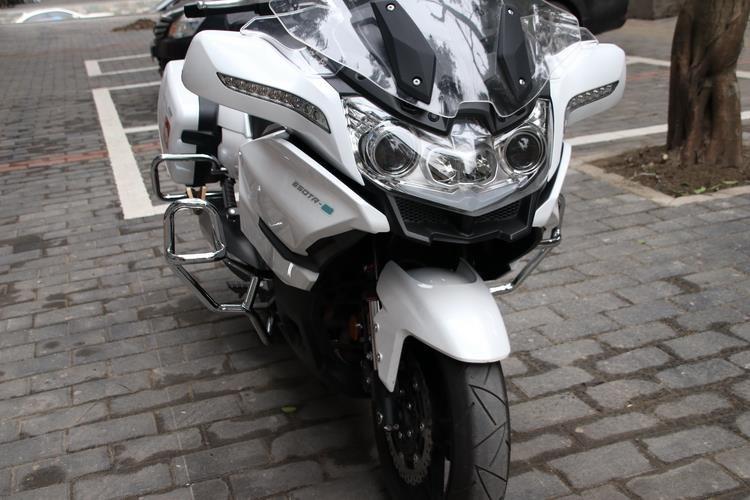 g国宾车尊享版改装保险杠护杠防撞防摔杠 18款春风摩托车cf650tr