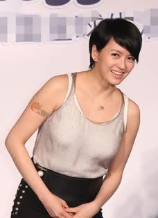 梁咏琪喂母乳上围升级 自曝欲再追生2个