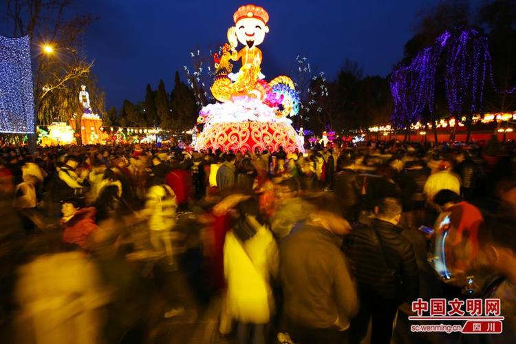 体验成都味 120万人次乐逛"2017武侯祠成都大庙会"