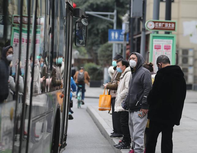 疫情下的成都,城市生活有序展开