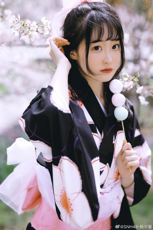 偶像女团snh48成员杨宇馨迷人美照欣赏,真好看