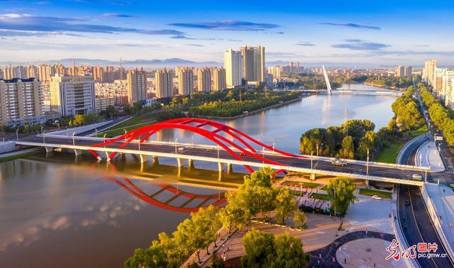 2019年9月5日,无人机拍摄的吉林省梅河口市辉发河两岸景色.