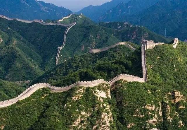 巍巍长城 屹立东方