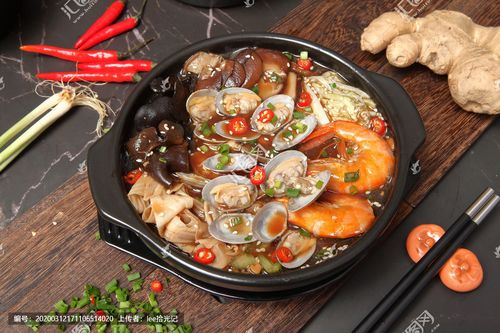 海鲜焖锅饭