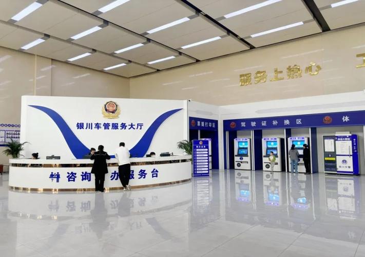 大厅业务有序分流,导办人员直接将群众引导至简办窗口,实现即办即走