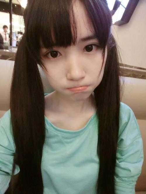 90后校花美女楚楚动人清纯自拍图片