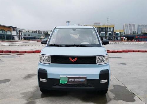 柳州人新的时尚:五菱新能源小车宏光mini