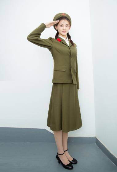 简介:苗苗文工团军装装扮唯美迷人写真图片,分享一组苗苗图片给大家