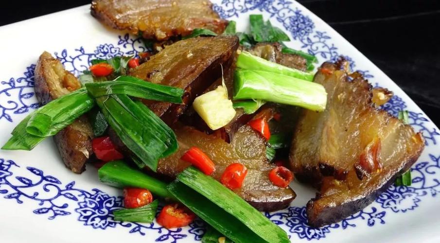 蒜苗辣椒炒安化腊肉
