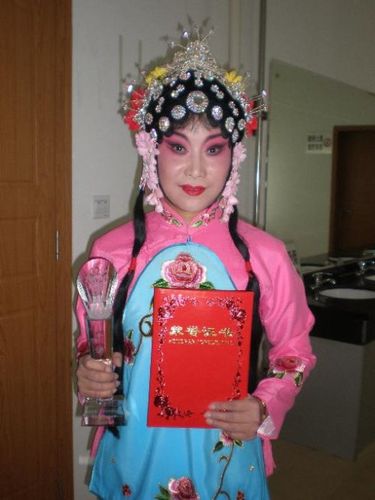 十佳演员获得者洛阳市曲剧团当家花旦孔素红表演的是曲剧失子惊风