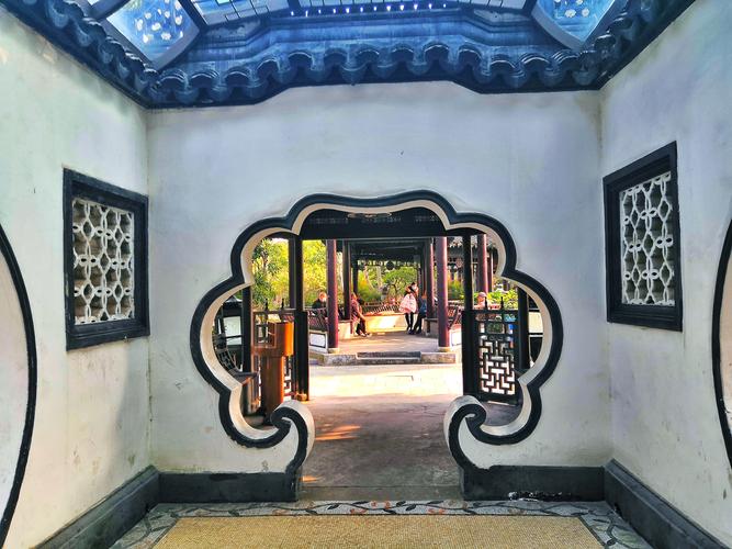 江南园林洞门一一生动的画面,美丽的风景