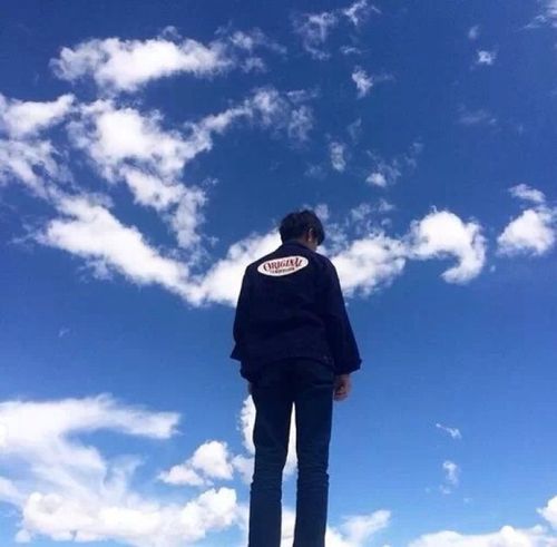 我爱你十年如一日沉淀,放手给你所有的碧水蓝天__男生头像 by孤倌