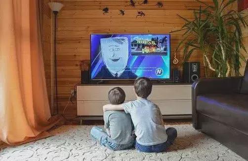 该不该让孩子看电视如何科学的教孩子看电视