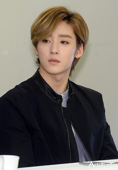 u-kiss kevin推单曲专辑 以solo歌手在日本出道
