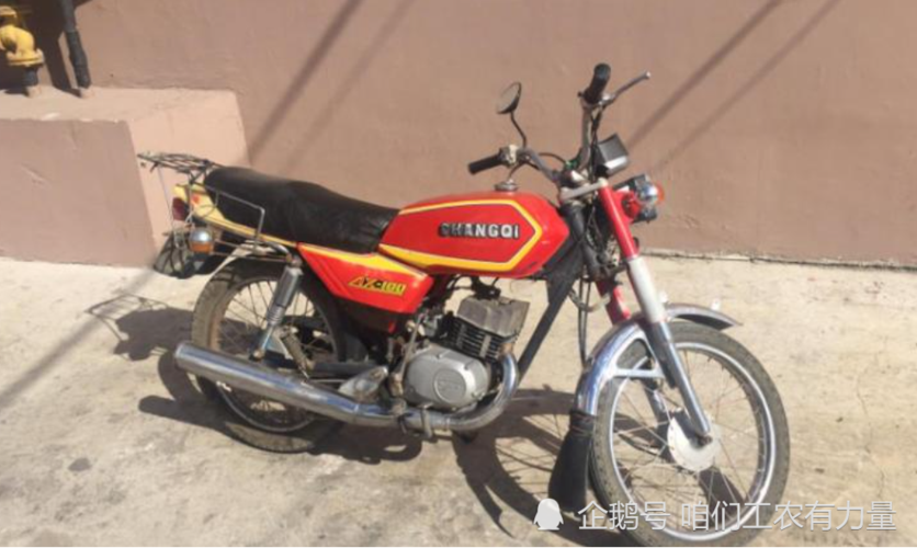 铃木出品的ax100系列二冲程摩托车,有人记得它么?我想