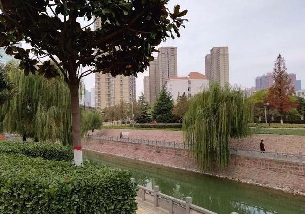 郑州滨河公园,黉墙凝翠,亭台楼阁,这么美的景色却无人