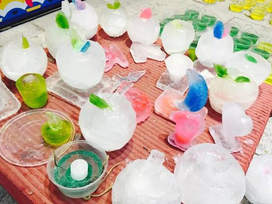 亲子diy冰雪节 做冰雕冰灯,孩子们是认真的
