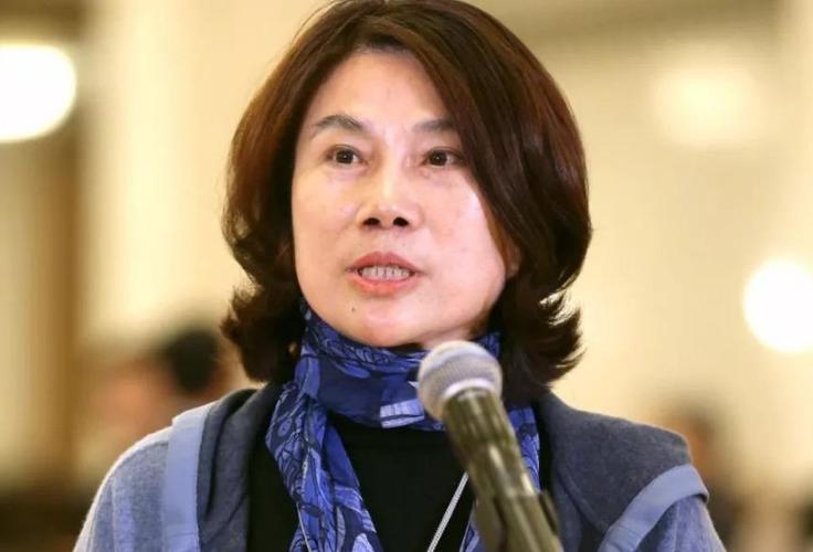 董明珠现任老公是谁她的一生之中只有过一段婚姻