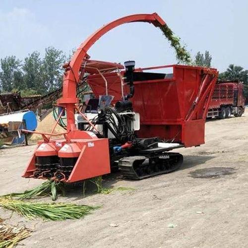 山东菏泽郓城县背负式秸秆回收机 自走式青储饲料收割机 牧草收割