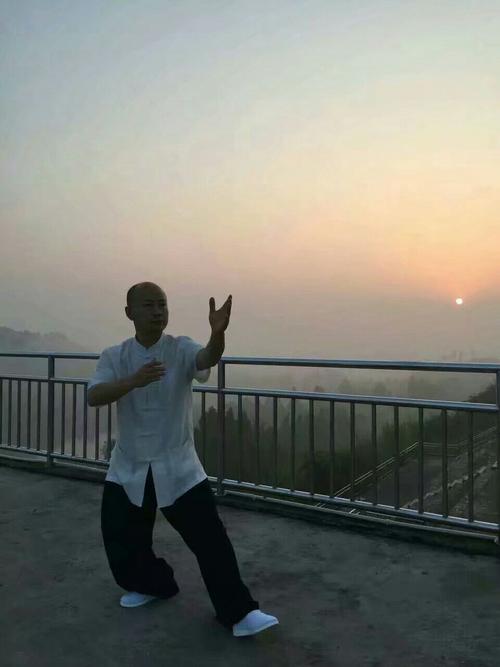 如何正确站好浑圆桩?