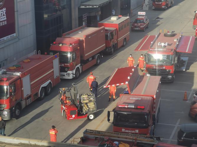 北京南四环火灾仍在救援,集美建材市场周边居民用电未受影响