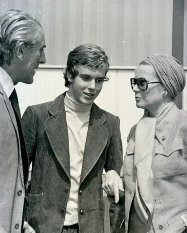 格蕾丝凯利儿子,摩纳哥"绯闻亲王"确诊新冠,妻子曾3次逃婚