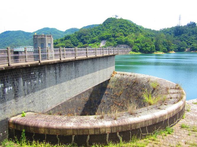 建於1937年的香港城门水塘水库:美丽风景