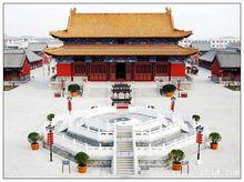 太清宫位于鹿邑县城东十里的太清宫镇,太清宫镇旧名厉乡曲仁里,是
