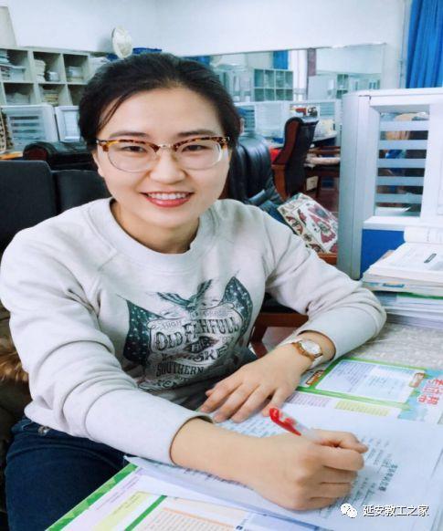 李丹,延安大学硕士研究生,延安市实验中学初中英语老师.