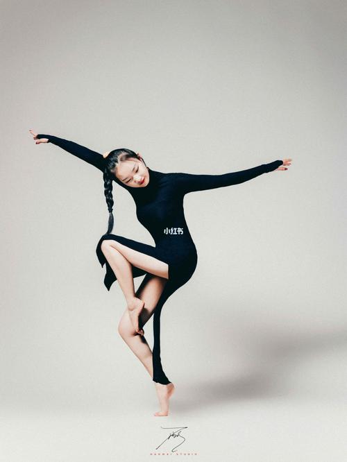 拍摄的一组舞蹈老师的宣传照