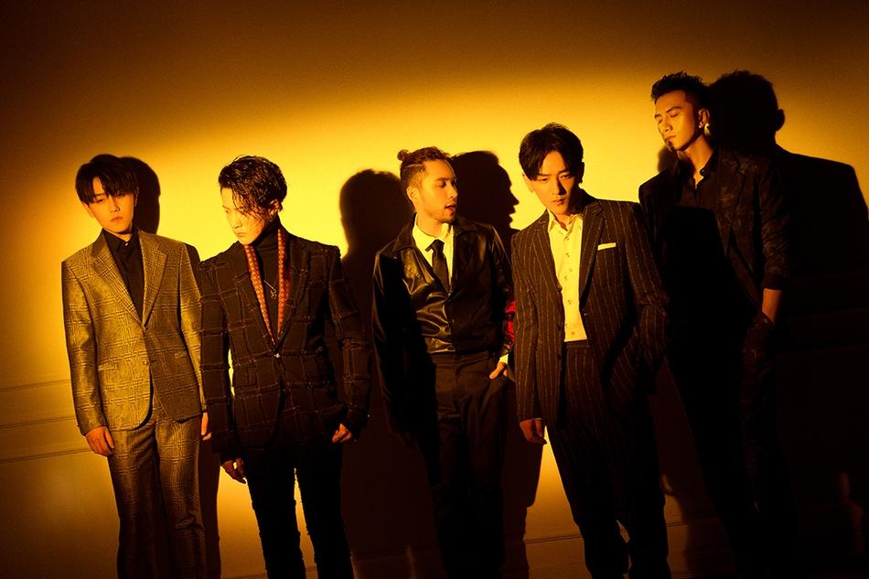 组图:mic男团《mad love》mv上线 帅气时尚展魅力