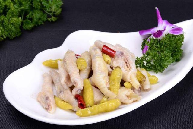 大厨用了15年的正宗泡椒凤爪配方,还教您8大窍门,保证