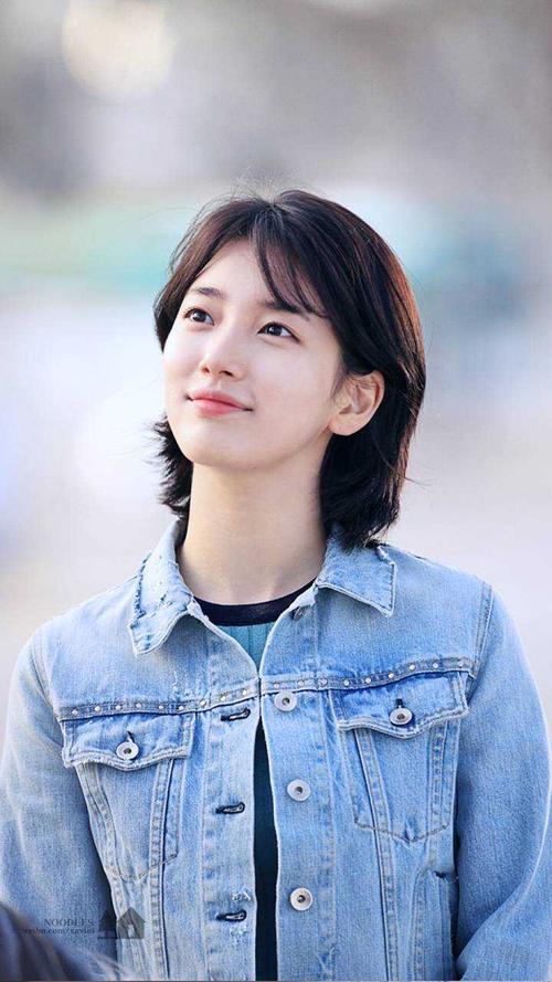 国民初恋秀智,秀智非常爱笑,而且很甜