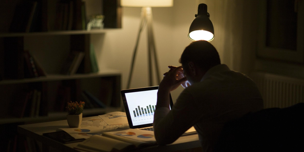 熬夜加班的年轻人,离猝死有多近.