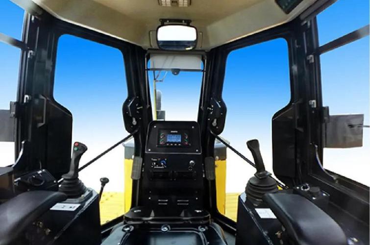 一起来围观山推dh24c2全液压推土机