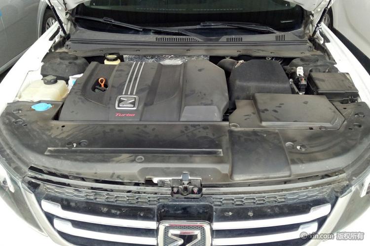 众泰z700发动机舱