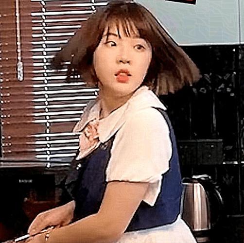 郝一点罕见换成短发转头一瞬间粉丝傻了这是坦克下凡