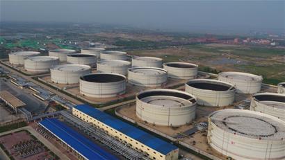 董家口16个原油储罐主体完工